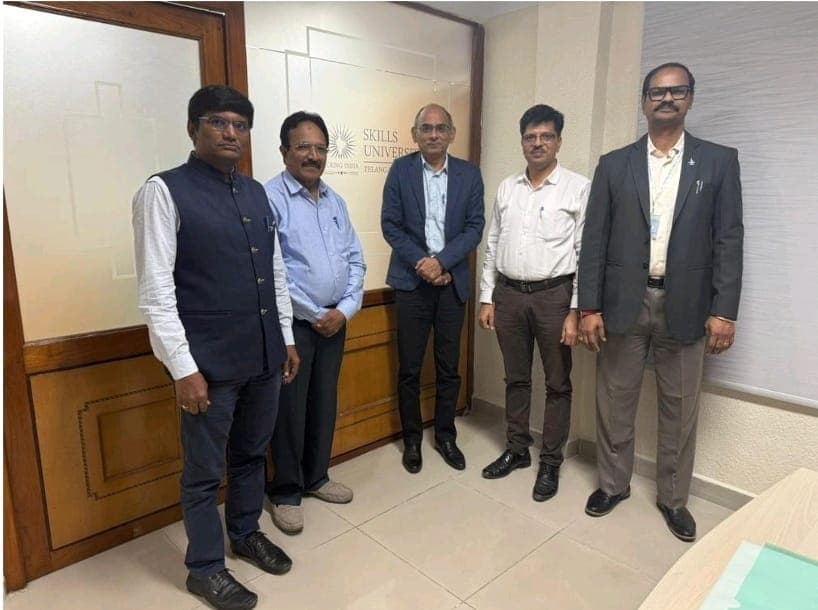 Team of External Experts in various domains came to YISU as a part of external committee to review technical & financial bids for Digital Learning Universe, an ambitious project taken up by YISU. image 2